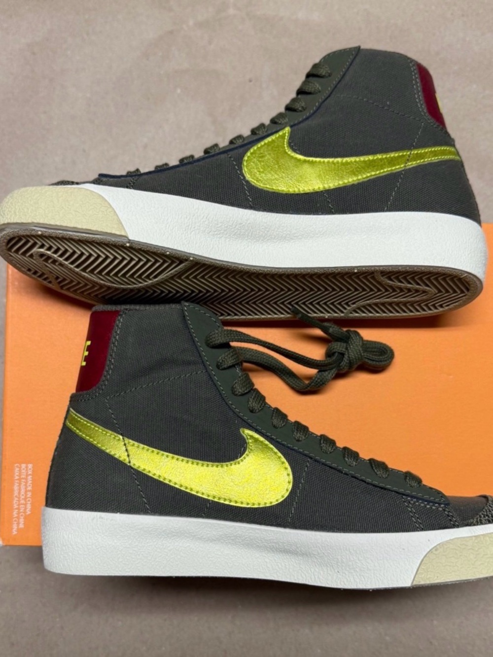 Nike Blazer Mid 77 Olive Snakeskin Women’s size 5 shoes NEW! - Picture 2 of 6